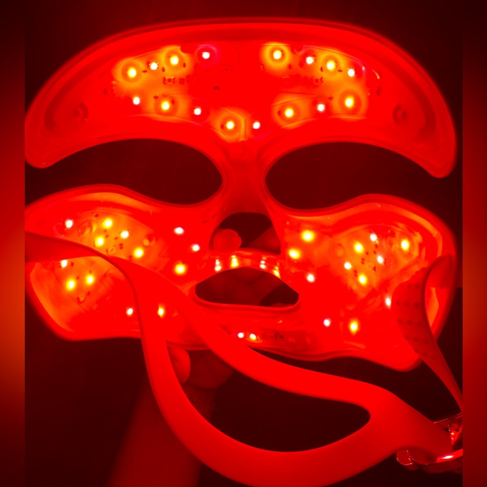 Like New DENNIS GROSS LED MASK - Picture 3 of 7